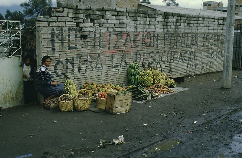 File:B01 Ecuador 028 Streetmarket, Quito February 1985.jpg