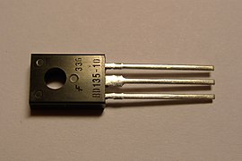 TO-126-Gehäuse eines BD135-NPN-Transistors