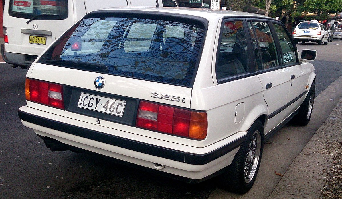 File:Bmw 325I-Touring-E30.Jpg - Wikimedia Commons