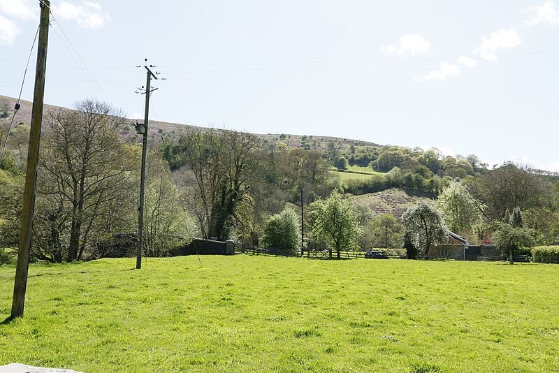 File:Back to the Road - geograph.org.uk - 4558808.jpg