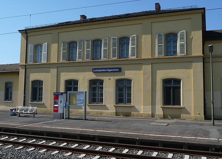 Ludwigshafen-Oggersheim station