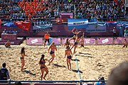 Deutsch: Beachhandball bei den Olympischen Jugendspielen 2018; Tag 3, 10. Oktober 2018; Mädchen, Vorrunde, Gruppe B - Niederlande-Argentinien 2:0 English: Beach handball at the 2018 Summer Youth Olympics at 10 October 2018 – Girls Preliminary Round Group B‎ – Netherlands-Argentina 2:0