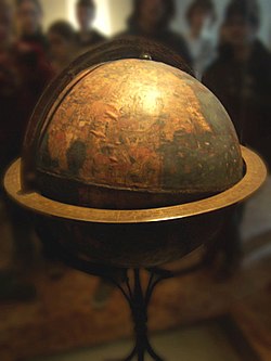 Globe Bumi bernama "Erdapfel" yang dibuat oleh Martin Behaim.