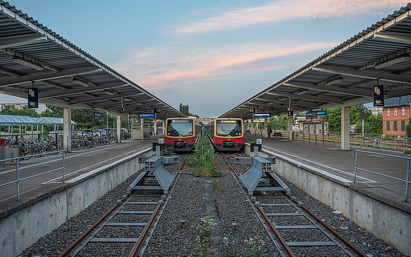 File:Berlin Bf Ahrensfelde asv2022-07 img1.jpg