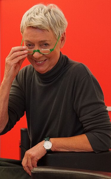 File:Birgit Lahann liest Am Todespunkt auf der Frankfurter Buchmesse 2014 Cropped.jpg