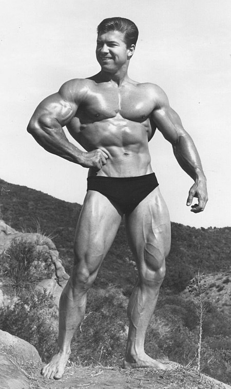 Bodybuilder Larry Scott.jpg