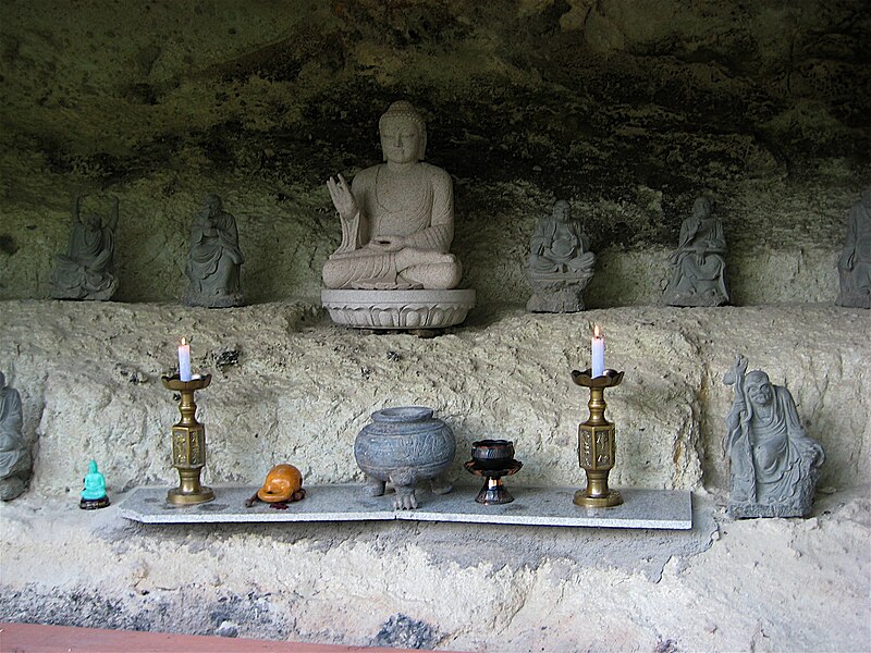 File:Buddha statue-Golgulsa-Gyeongju-Korea-03.jpg