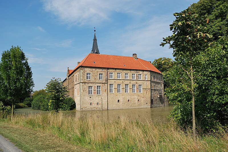 File:BurgLüdinghausen 0010.jpg