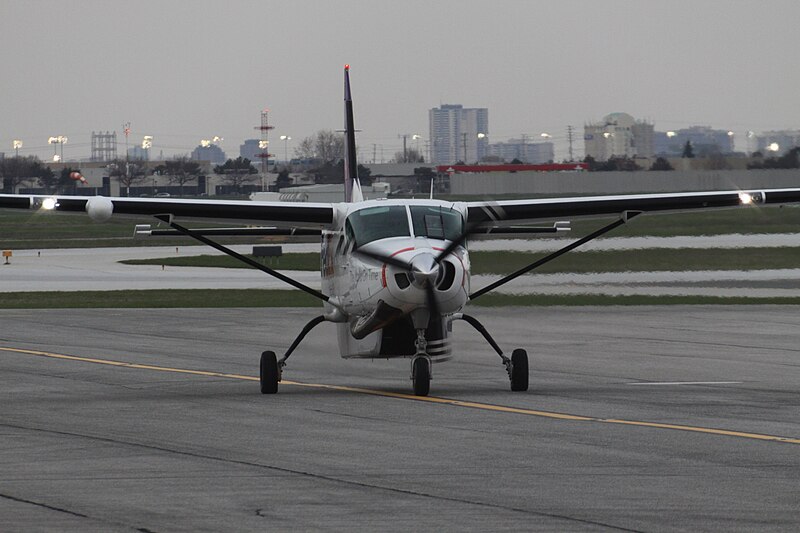 File:C-FEXB Cessna Ce.208B Caravan FedEx Feeder (7629025660).jpg