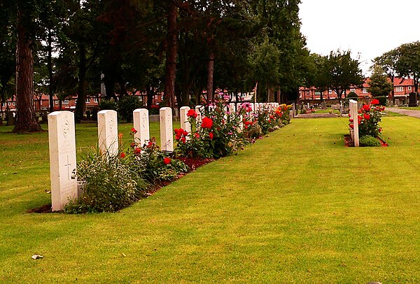 CWGC War Graves at Eston Cemetery