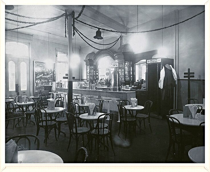 File:Cafe inside the Russell Hotel 1923 (16203834540).jpg