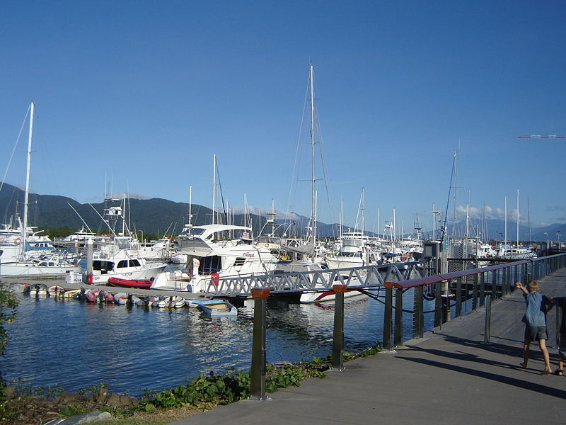 Файл:Cairns-marina.JPG