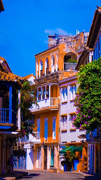 File:Calle de las damas centro histórico de Cartagena.JPG