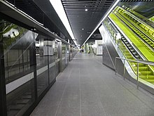 Platforms at Canary Wharf Canary Wharf Elizabeth Line stn 28th May 2022 13.jpg