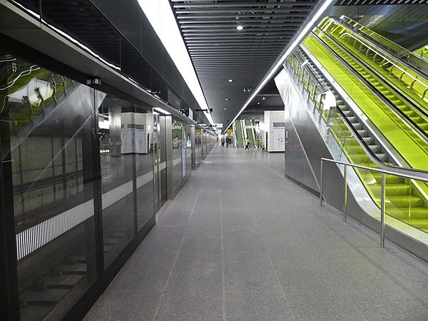 Platforms at Canary Wharf