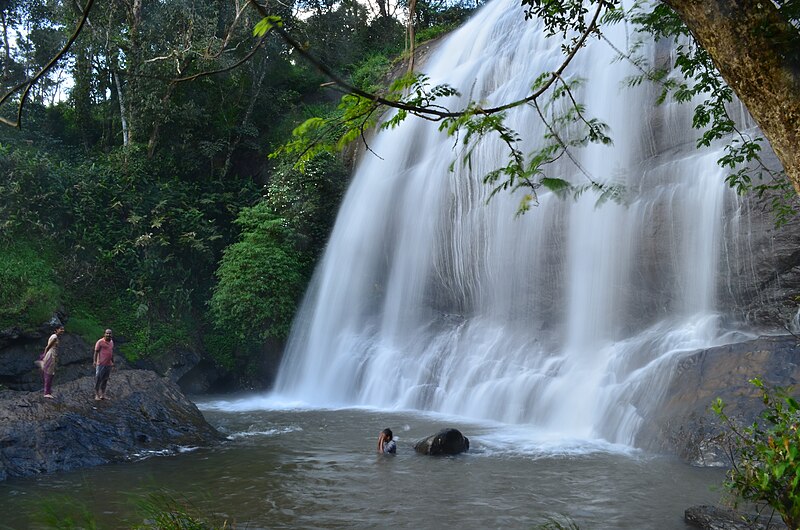 File:Chelavara Water Falls.JPG