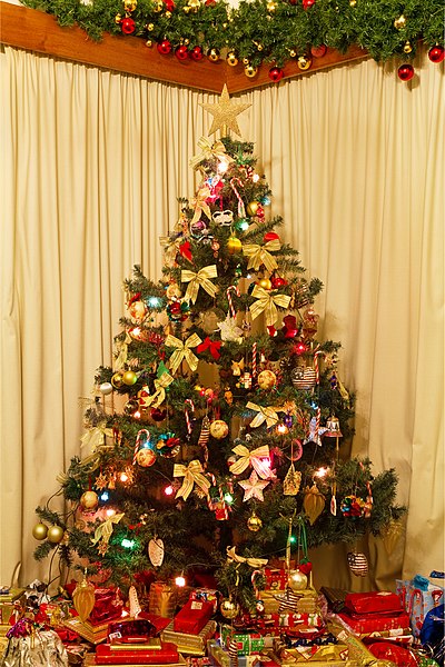 File:Christmas Tree NS.jpg