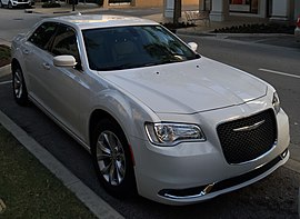 Chrysler 300 facelift in Florida.jpg
