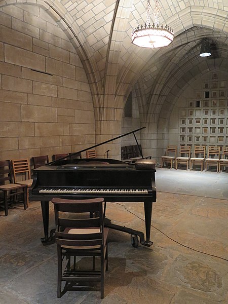 File:Church of the Intercession - Mausoleum IMG 4701.jpg