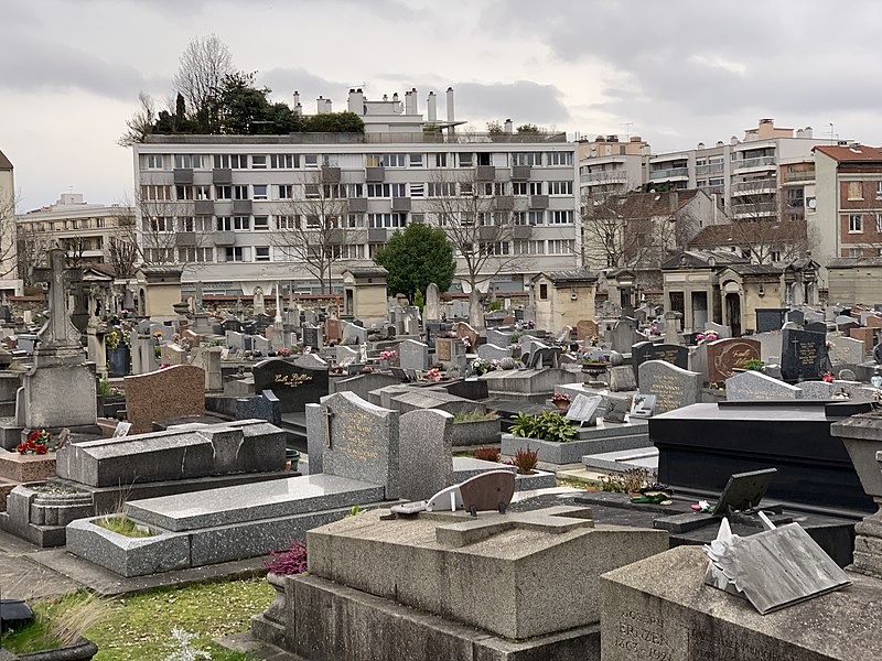 File:Cimetière Pré St Gervais 13.jpg