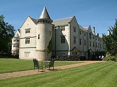 Coombe Abbey mehmonxonasi, Binley, 2004 yil - geograph.org.uk - 507147.jpg