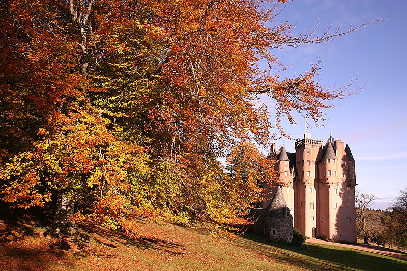 File:Craigievar Castle in Autumn.jpg