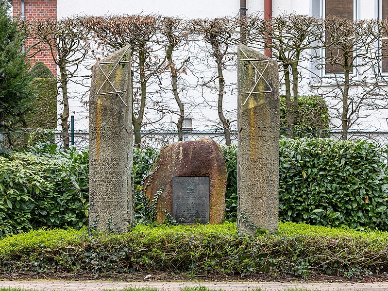 File:Dülmen, Alter Jüdischer Friedhof, Gedenkstein -- 2023 -- 6664.jpg