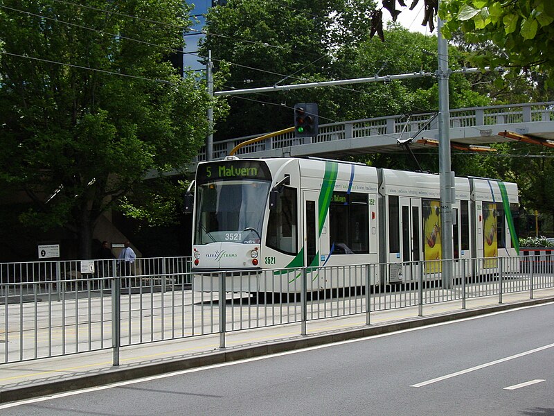 File:D1 Melbourne tram, Melbourne University, Melbourne.jpg