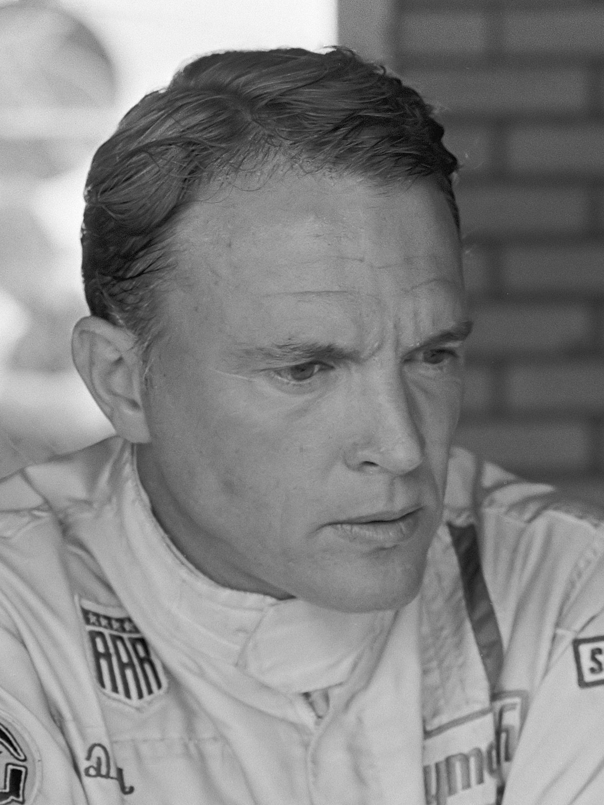 1200px-Dan_Gurney_%281970%29.jpg