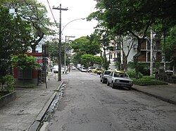 Uma rua do bairro do Grajaú.