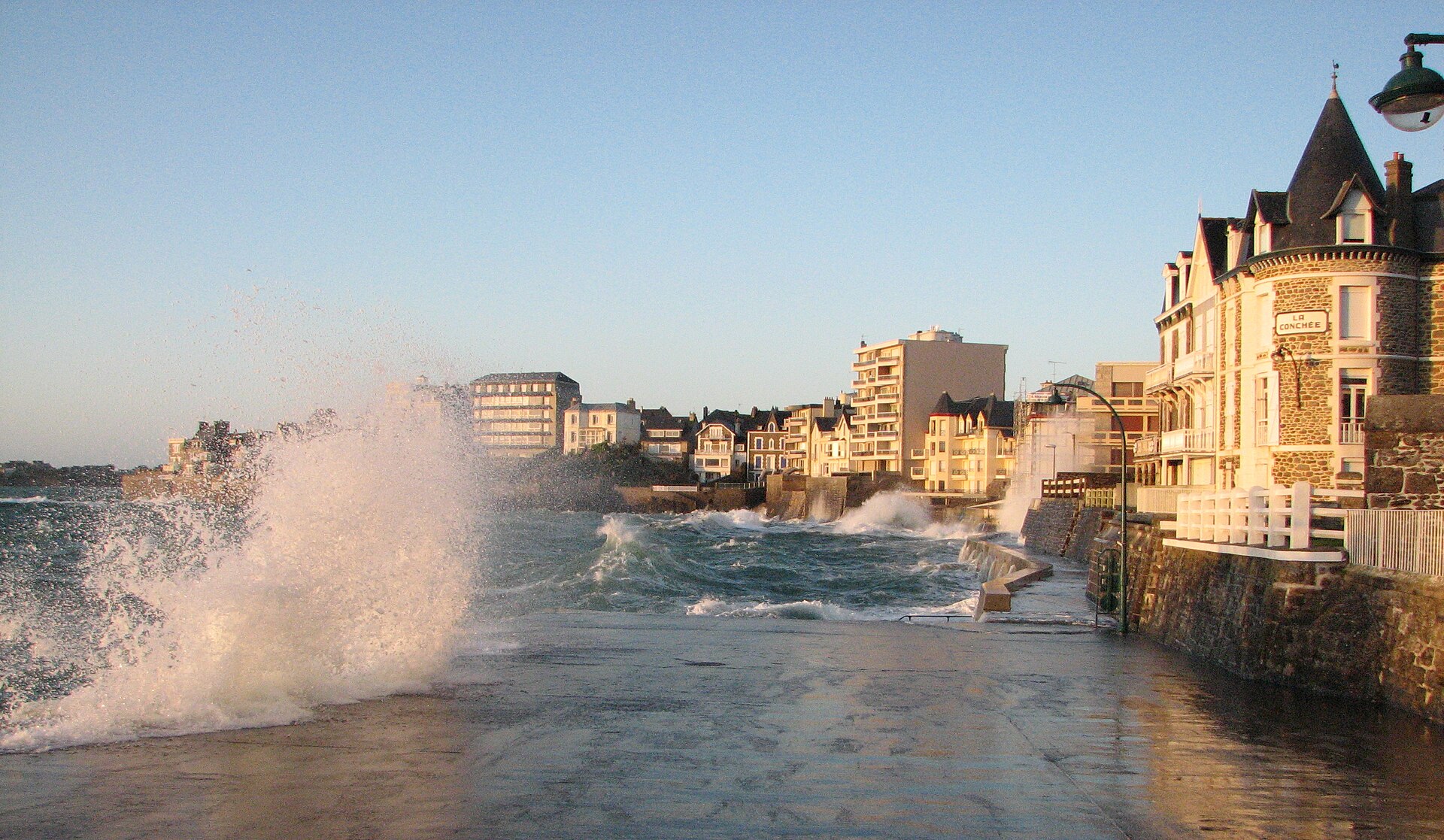 Digue de Rochebonne - marée haute 2.JPG