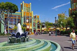 Downtown Disney 2014 Fountain Build a Bear.JPG