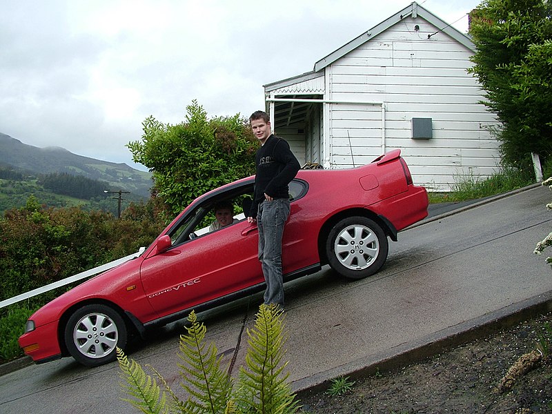 File:DunedinBaldwinStreet Parked Car.jpg