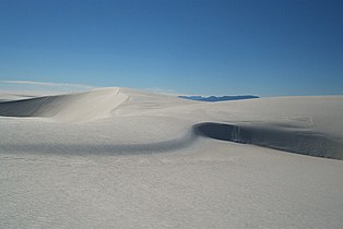 Curving dunes