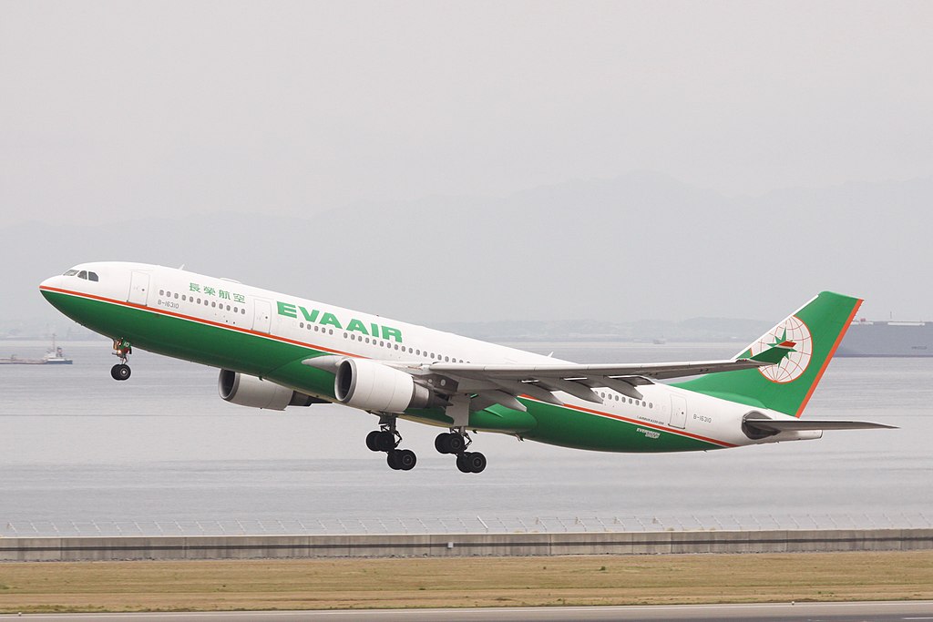 File:EVA AIR A330-200(B-16310) (3509552671).jpg - Wikimedia Commons