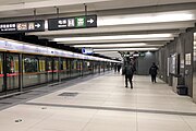 Eastbound line 6 platform