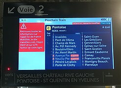 Écran d'informations en gare du Musée d'Orsay