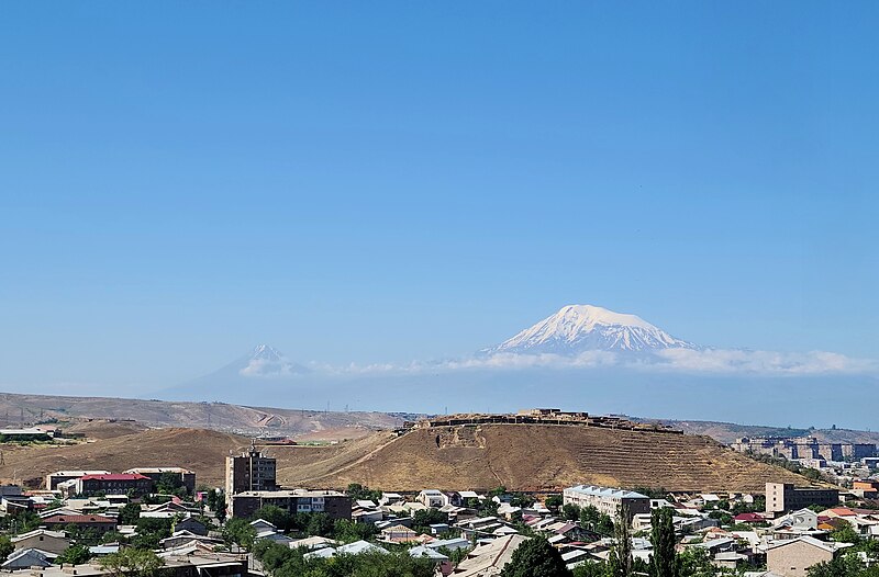 File:Erebuni Fortress and Mt Ararat 01.jpg