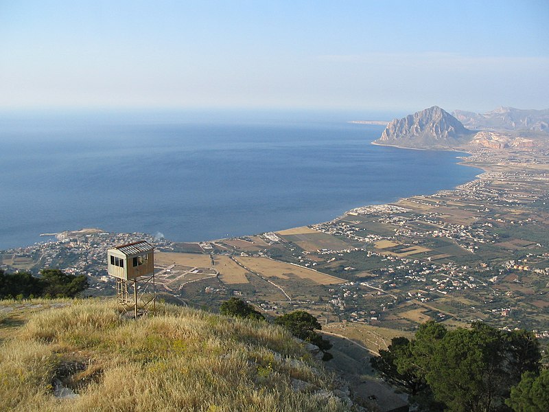 File:Erice Sicily Italy 04.jpg