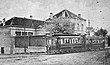 1910 L'ancienne école de la rue Stuckens et le tram no 56..