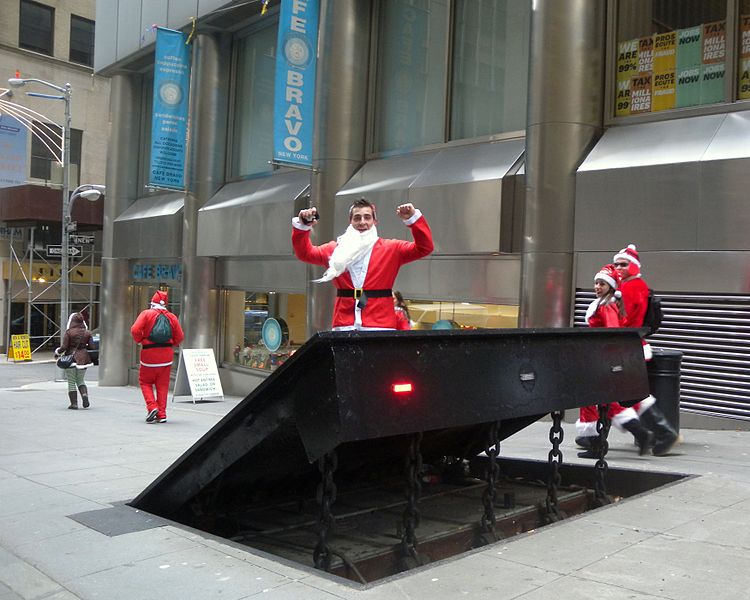 File:Exchange Pl barricade Santacon jeh.jpg