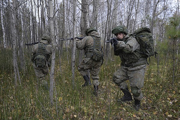 Strategic Rocket Forces infantry during a military exercise.