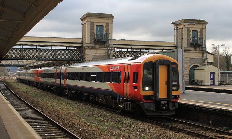 File:Exeter St Davids - SWT 158883-159006 arrived from Waterloo.JPG