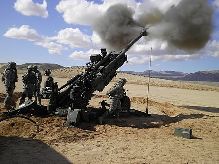 Tập_tin:Flickr_-_The_U.S._Army_-_Howitzer_fire_(3).jpg