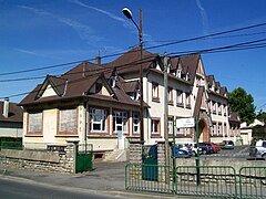 L'ancienne école communale Fosses-Gare, construite entre 1932-36.