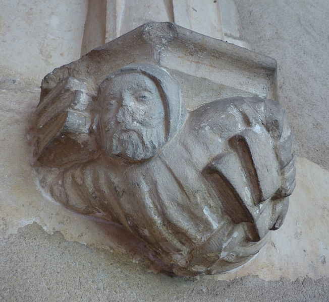 File:Fr Monastère de Brou – Monk with books corbel B.jpg