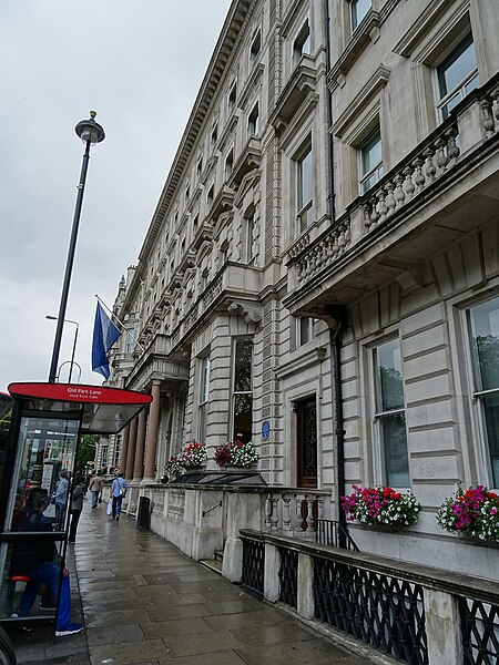 File:Francis Barraud - 126 Piccadilly Mayfair London W1J 7PX.jpg