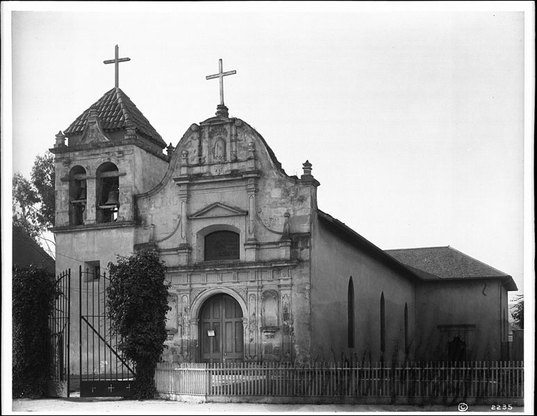 File:Front of church of San Carlos Borromeo Mission in Monterey, ca.1903 (CHS-2235).jpg