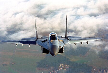 Tập_tin:Frontansicht_einer_MiG-29_im_Flug.jpg