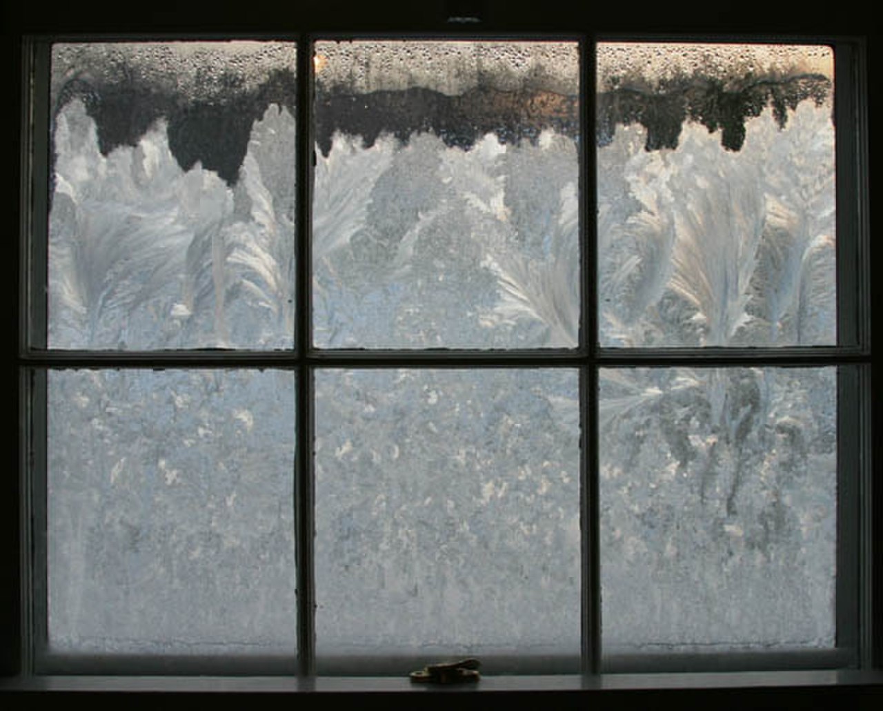 Заморозки на окне